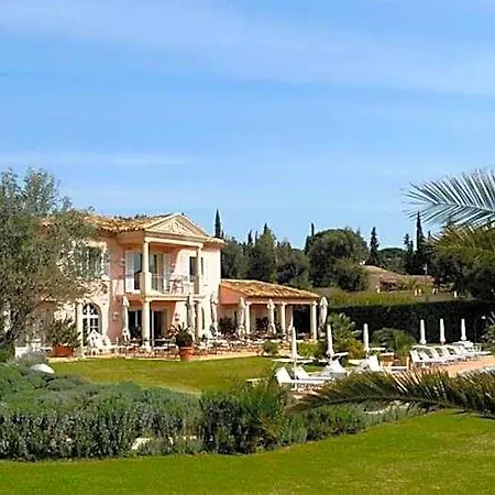 Les Rosiers Szálloda 4*
