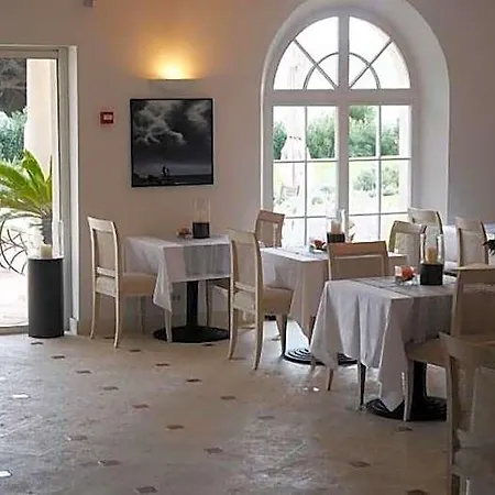 Les Rosiers Szálloda Grimaud